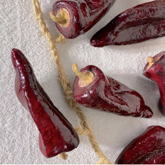Vintage Decorative Paper Maché Deep Red Peppers On A Braided Rope - Picture 11 of 15